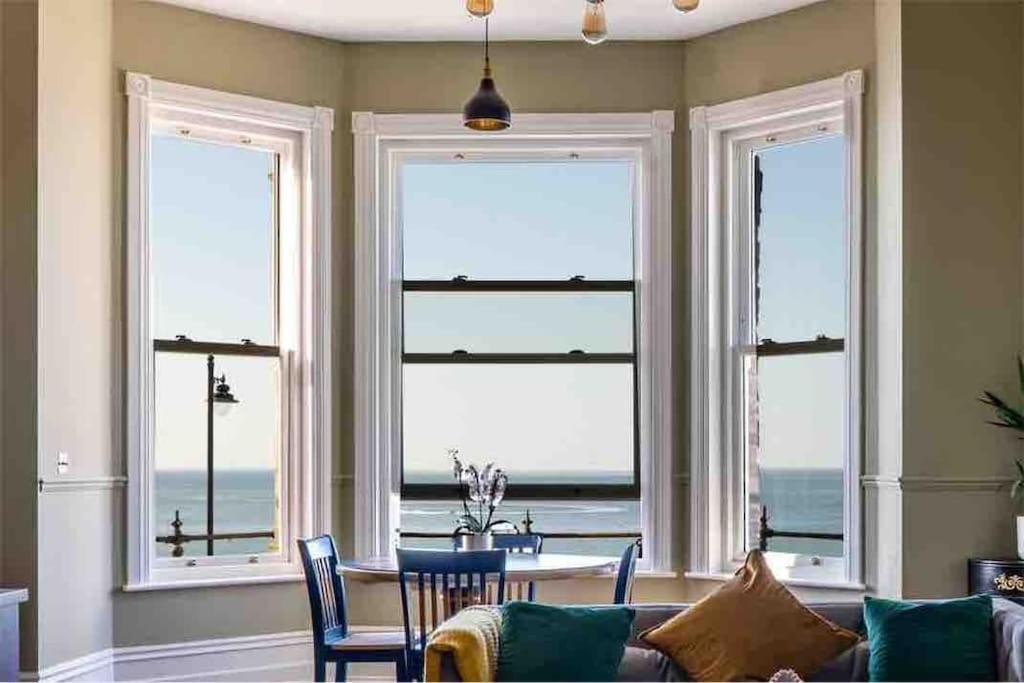 Beachfront Luxury Home With Spectacular Sea Views 荷尼湾 外观 照片