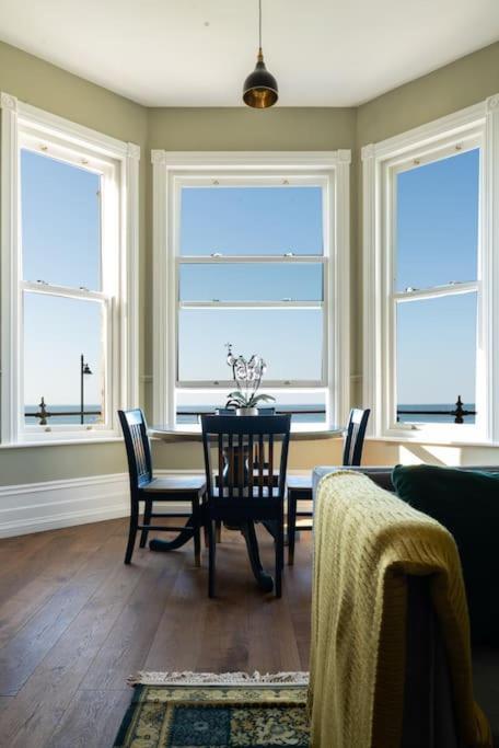Beachfront Luxury Home With Spectacular Sea Views 荷尼湾 外观 照片