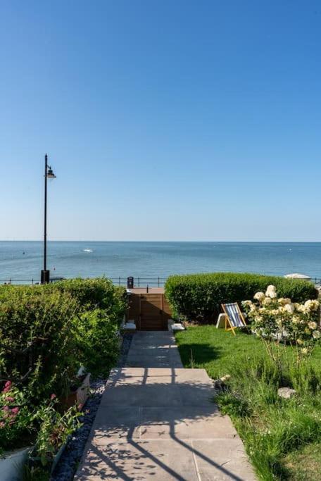 Beachfront Luxury Home With Spectacular Sea Views 荷尼湾 外观 照片